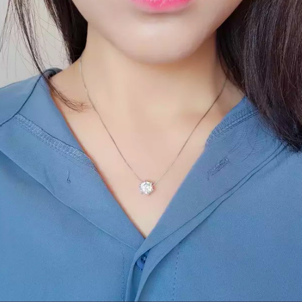 🌟 Sterling Silver Diamond 💎 Necklace - Picture 4 of 4